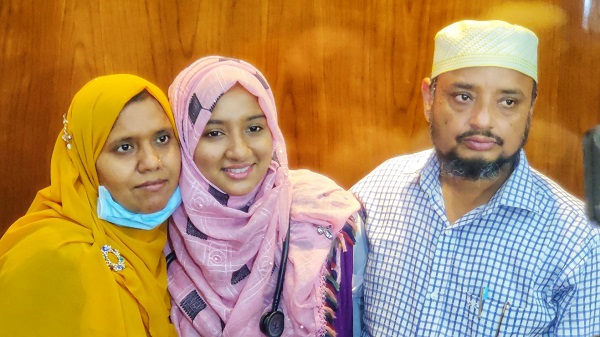 মেডিকেল ভর্তি পরীক্ষায় দেশসেরা খুলনার মীম