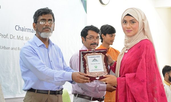 কুয়েটে ইউআরপি বিভাগের শিক্ষার্থীদের নবীনবরণ ও বিদায় সংবর্ধনা অনুষ্ঠিত