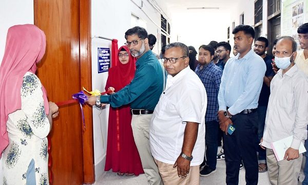 খুবির শিক্ষা ও গবেষণা ইনস্টিটিউটে আইসিটি ল্যাবের উদ্বোধন