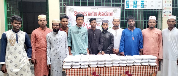 নগরীতে স্টুডেন্ট ওয়েলফেয়ার অ্যাসোসিয়েশনের ইফতার বিতরণ