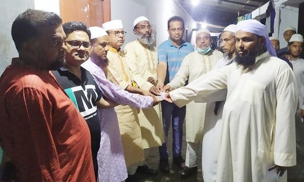 চিতলমারীতে ১৩ টি এতিমখানায় এমপি শেখ হেলাল উদ্দীনের অনুদান