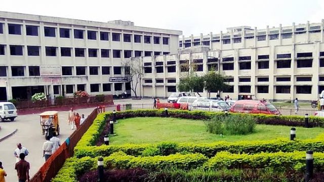 খুমেক হাসপাতালের আরএমও’র প্রেমের ব‌লি নারী চি‌কিৎসক!