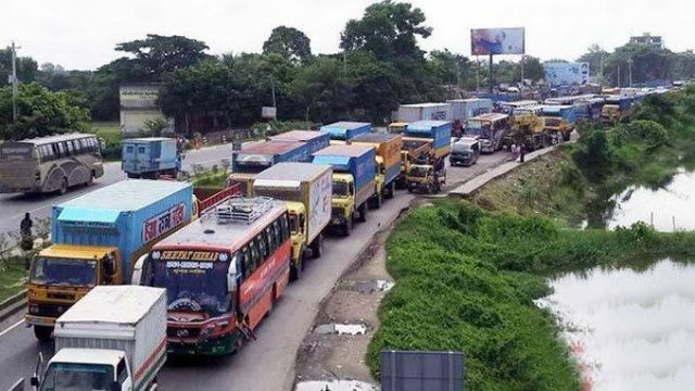 বঙ্গবন্ধু সেতু পশ্চিম মহাসড়কে ১০ কিলোমিটার যানজট