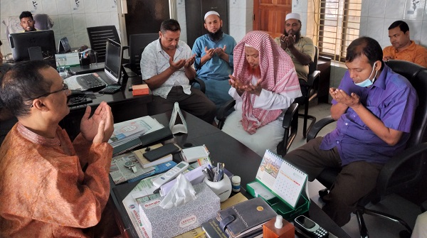 খুলনা সিটি মেয়রের সুস্থতা কামনায় কাঁচা ও পাকা মাল আড়ৎদার সমিতির