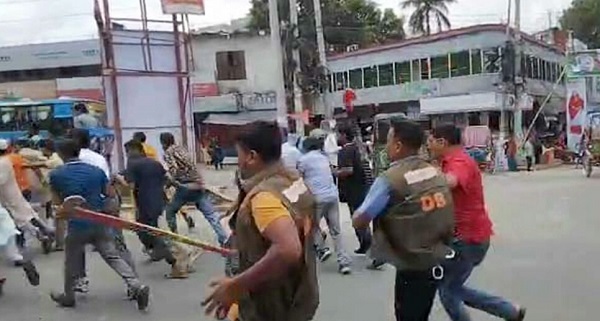 মাগুরায় জেলা বিএনপির সমাবেশে পুলিশ ও দলীয় নেতাকর্মীদের মধ্যে সংঘর্ষ