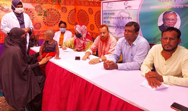 ডুমুরিয়ায় সি এস এসের মাইক্রোফাইন্যান্স প্রোগামের আয়োজনে ফ্রী মেডিকেল ক্যাম্প