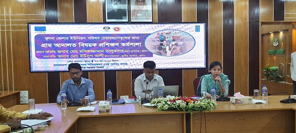 “আলোকিত ও মানবিক মোল্লাহাট” এর কার্যক্রম পরিদর্শন করছেন জনপ্রশাসন যুগ্মসচিব