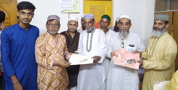 চিতলমারীতে দলীয় নেতা-কর্মীদের সাথে আ’লীগ নেতার শুভেচ্ছা বিনিময়