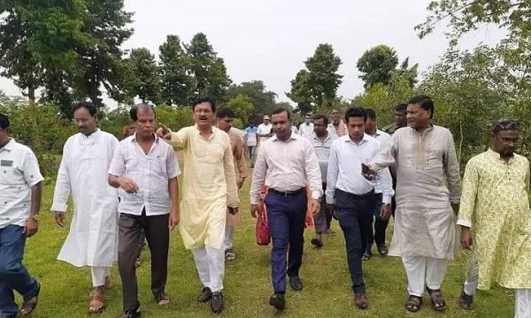 জীবননগরের দৌলৎগঞ্জ-মাঝদিয়া স্থলবন্দর পরিদর্শন করলেন জেলা প্রশাসক আমিনুল ইসলাম খান