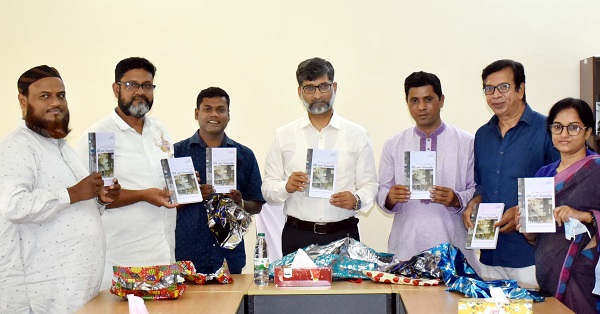 খুবির কলা ও মানবিক স্কুলের জার্নালের মোড়ক উন্মোচন