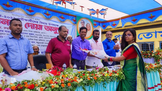 টেক্সটাইল মিলস্ হাই স্কুলে এসএসসি ২০২২ শিক্ষাবর্ষের পরীক্ষার্থীদের বিদায় সংবর্ধনা