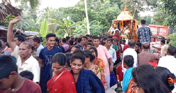 তালায় উৎসবমূখর পরিবেশে রথযাত্রা অনুষ্ঠিত