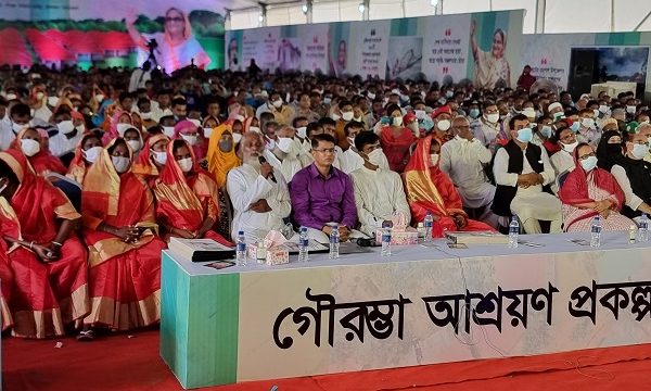 রামপালে মুজিবর্ষের ভুমিহীন ও গৃহহীনদের মাঝে ঘর হস্তান্তর