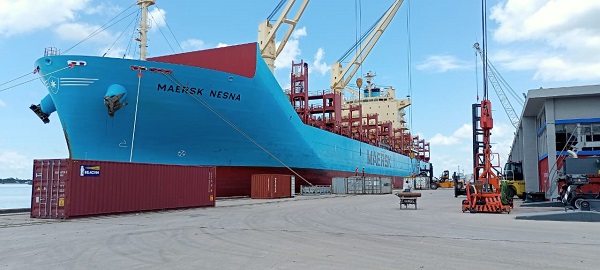 ‘পদ্মা সেতু চালু হওয়ায় মোংলা বন্দর দিয়ে ঢাকার গার্মেন্টস পন্য রপ্তানি শুরু’