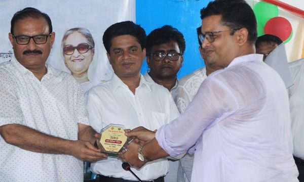 মেয়র প্রার্থী তালুকদার খালেকের জন্য ভোট চাইলেন সেখ জুয়েল