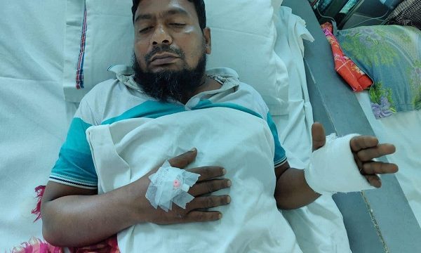 ভোলার লালমোহনে যুবলীগ নেতাদের উপর পৃথক সন্ত্রাসী হামলায় আহত দুই