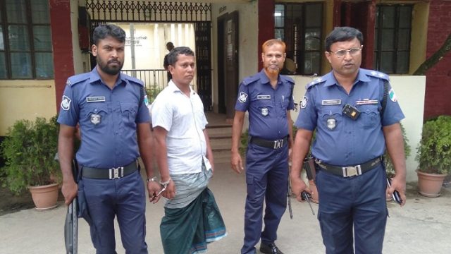 অভয়নগরে ভূয়া ইনকাম ট্যাক্সের অফিসার আটক