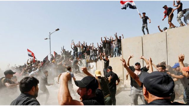 ইরাকি পার্লামেন্ট ভবনে ফের জনতার হামলা