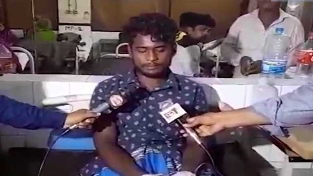 ছিলেন না গেটম্যান, ফেলা ছিল না ক্রসিং বার : আহত মাইক্রোযাত্রী