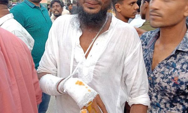 খালিশপুরে বিএনপির সন্ত্রাসী কর্মকান্ডের তীব্র নিন্দা ও প্রতিবাদ নগর স্বেচ্ছাসেবক লীগের