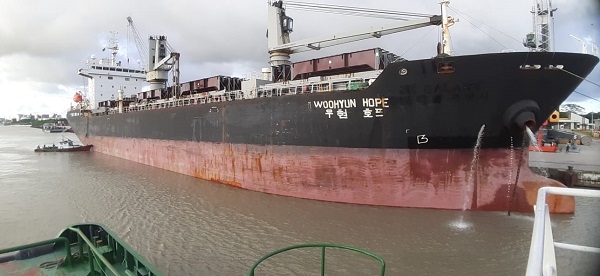 মোংলা বন্দরে পৌঁছেছে বঙ্গবন্ধু রেল সেতুর প্রথম চালানের মালামাল