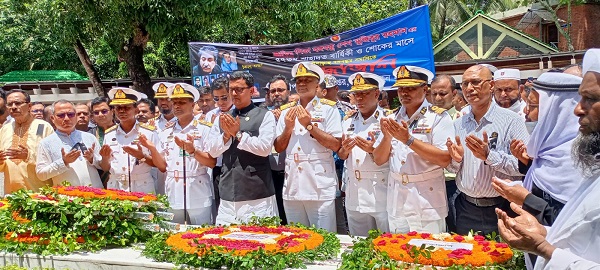 জাতির পিতার সমাধিতে নৌ-প্রতিমন্ত্রীর শ্রদ্ধাঞ্জলি