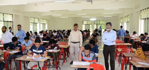 কুয়েটে সুষ্ঠ ও শান্তিপূর্ণভাবে সমন্বিত ভর্তি পরীক্ষা অনুষ্ঠিত