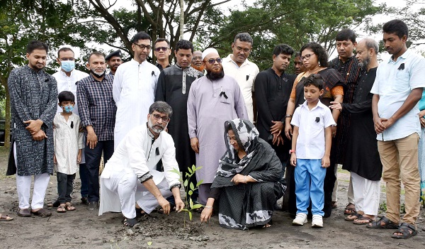 বঙ্গবন্ধুর আদর্শ ও চেতনার প্রতিফলন ঘটিয়ে দেশকে এগিয়ে নিতে হবে : খুবি উপাচার্য