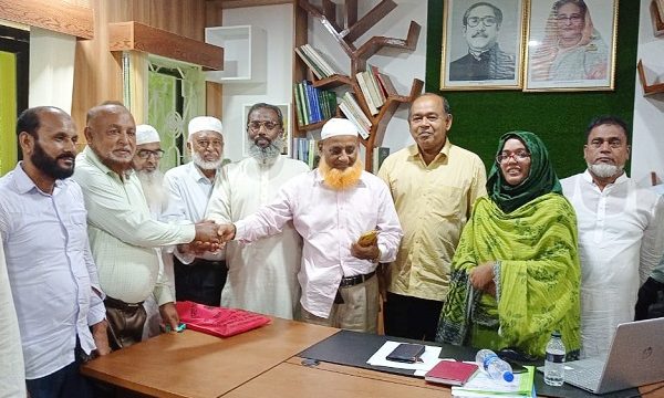 চিতলমারীতে আইডিয়াল কমার্স কলেজের অধ্যক্ষ স্বপদে বহাল