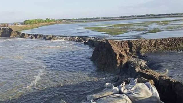 কয়রায় ভেঙেই গেল বাঁধটি, ৭ গ্রাম প্লাবিত