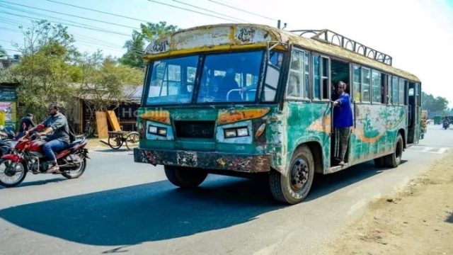 খুলনায় দীর্ঘ প্রতিক্ষার পর ফের চালু নগর পরিবহন
