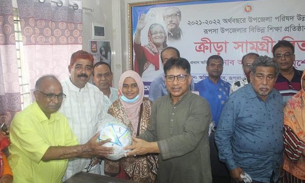 ফুটবল সমাজকে মাদকমুক্ত করতে অনন্য ভূমিকা পালন করে : সালাম মূর্শেদী এমপি