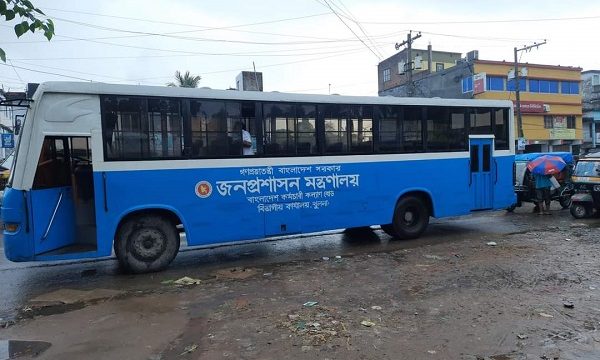 ডুমুরিয়ায় জনপ্রশাসন মন্ত্রণালয় একটি গাড়ি বরাদ্দ করেছে