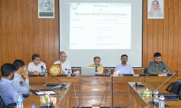 কুয়েটে ‘Business Model Development’ শীর্ষক ওয়ার্কশপ অনুষ্ঠিত