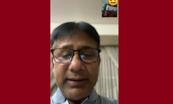 অসহায় এক গৃহবধূকে আর্থিক সহায়তা করলেন সালাম মূর্শেদী এমপি