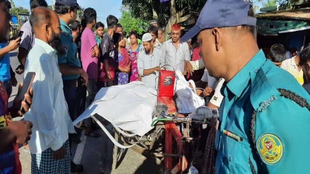 খুলনায় বাসের সাথে মোটরসাইকেলের সংঘর্ষে ২ জনের মৃত্যু