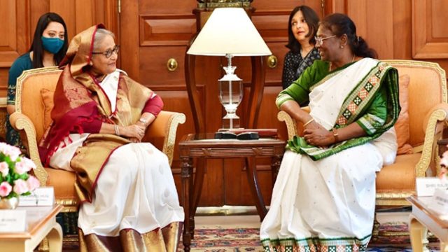 ভারতের রাষ্ট্রপতির সঙ্গে শেখ হাসিনার সাক্ষাত