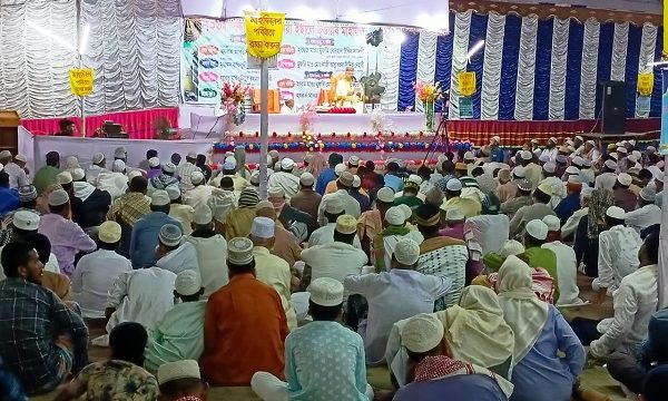 মাগুরার ঐতিহ্যবাহী সিদ্দিকিয়া আমিনিয়া ইছালে ছওয়াব মাহফিল অনুষ্ঠিত