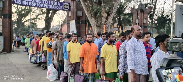 ঘূর্ণিঝড়ের কবলে পড়ে ভারতে আটকা পড়া ৪০ জেলে দেশে ফিরেছেন