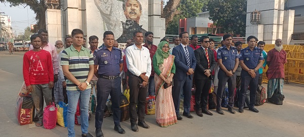 দেশে ফিরল ভারতের জেলখানায় আটক ২৬ জন বাংলাদেশি জেলে