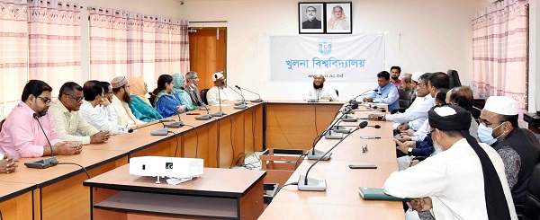 খুবিতে বিভাগীয় ও শাখা প্রধানদের সাথে রেজিস্ট্রারের মতবিনিময়