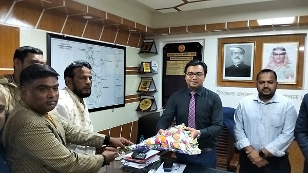 ইউএনও’র সাথে ডুমুরিয়া প্রেস ক্লাবের নবগঠিত কমিটির শুভেচ্ছা বিনিময়