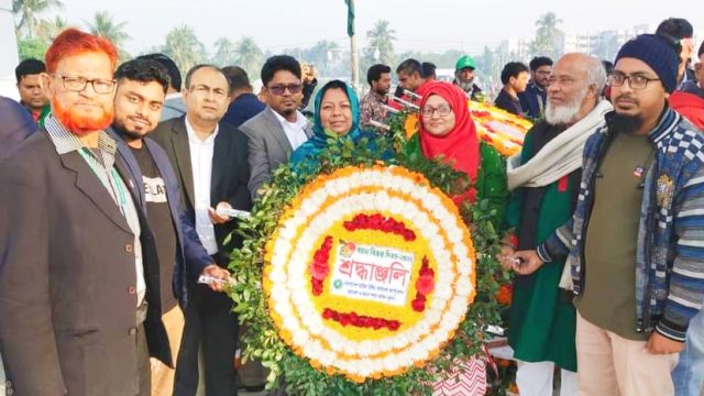 মহান বিজয় দিবসে বিএইচবিএফসি খুলনা জোনাল অফিসের পুষ্পস্তবক অর্পণ