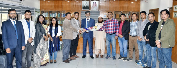 খুবি উপাচার্যের সাথে শিক্ষক সমিতির নবনির্বাচিত কমিটির সৌজন্য সাক্ষাৎ