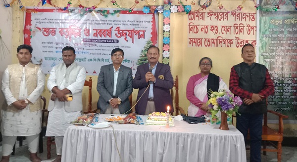 তালায় আনন্দ মুখর পরিবেশের মধ্যে শুভ বড়দিন উদযাপিত