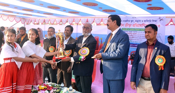 খেলাধুলার মাধ্যমে নিজের জীবনকে প্রতিষ্ঠা করা যায় : তালুকদার আব্দুল খালেক