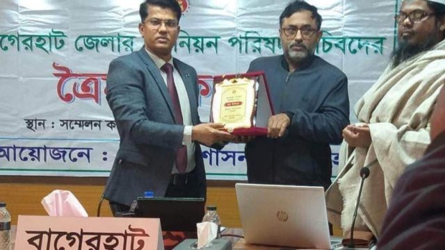 চিতলমারীর হিজলা ইউনিয়ন জন্মমৃত্যু নিবন্ধন সেবায় জেলায় শ্রেষ্ঠত্ব অর্জন