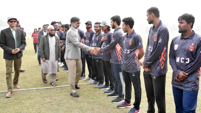 খেলাধুলার মাধ্যমে শিক্ষার্থীদের নেতৃত্বদানের সক্ষমতা তৈরি হয় : উপাচার্য