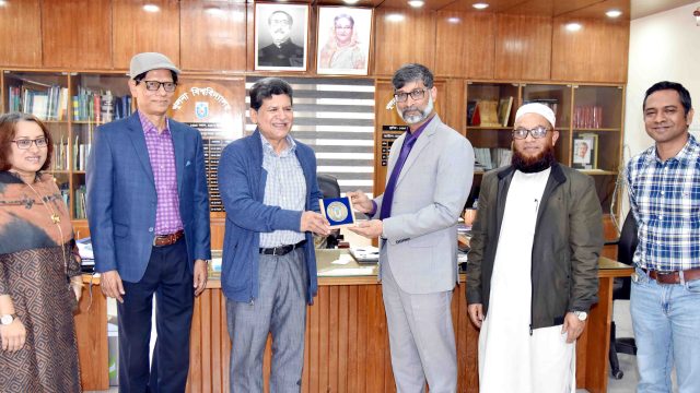 পদ্মাসেতু পরবর্তী দক্ষিণ-পশ্চিমাঞ্চলের সম্ভাবনা নিয়ে গবেষণায় খুবি গুরুত্বপূর্ণ ভূমিকা রাখতে পারে : ড. হোসেন জিল্লুর রহমান