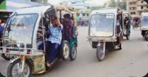 ডুমুরিয়ায় ব্যাটারিচালিত ভ্যান ও অবৈধ ইজিবাইকের যানজট : অতিষ্ঠ এলাকাবাসী